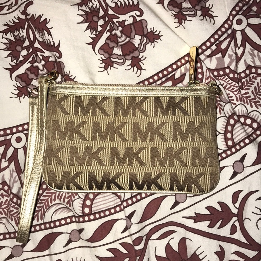 Michael Kors wristlet